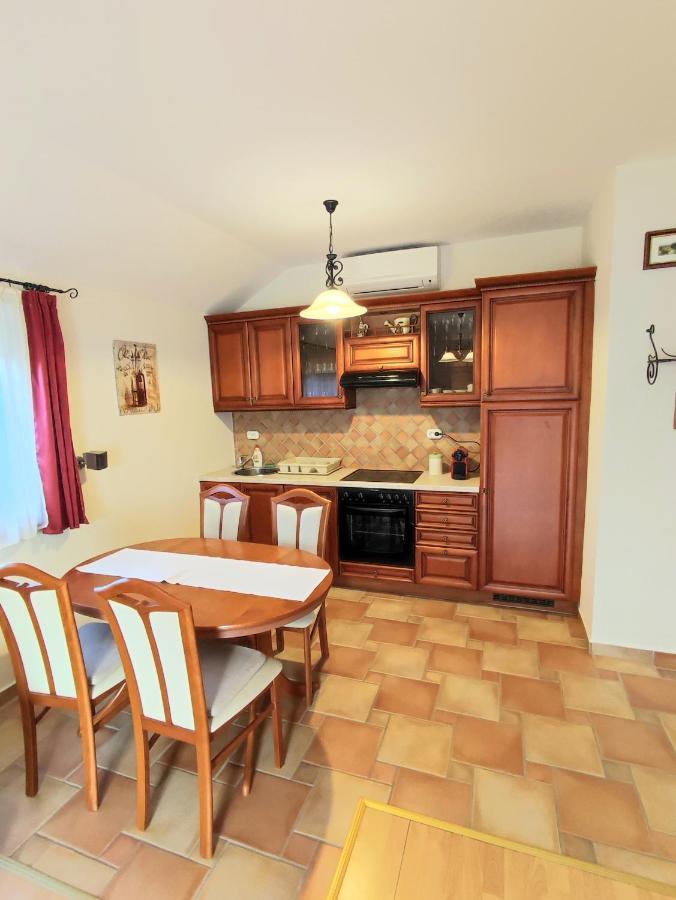 בלטונללה Arnyas Apartmanhaz מראה חיצוני תמונה