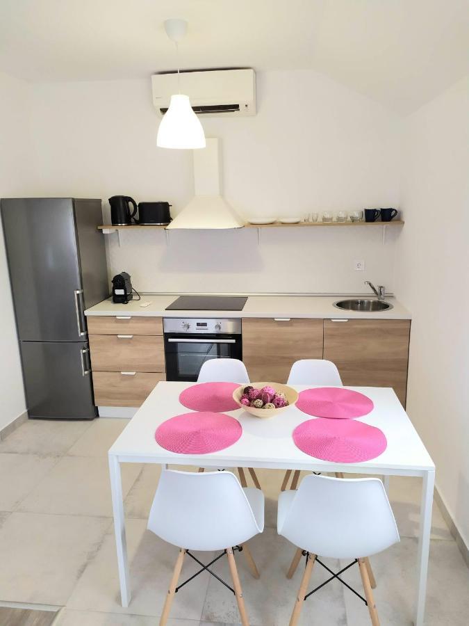 בלטונללה Arnyas Apartmanhaz מראה חיצוני תמונה
